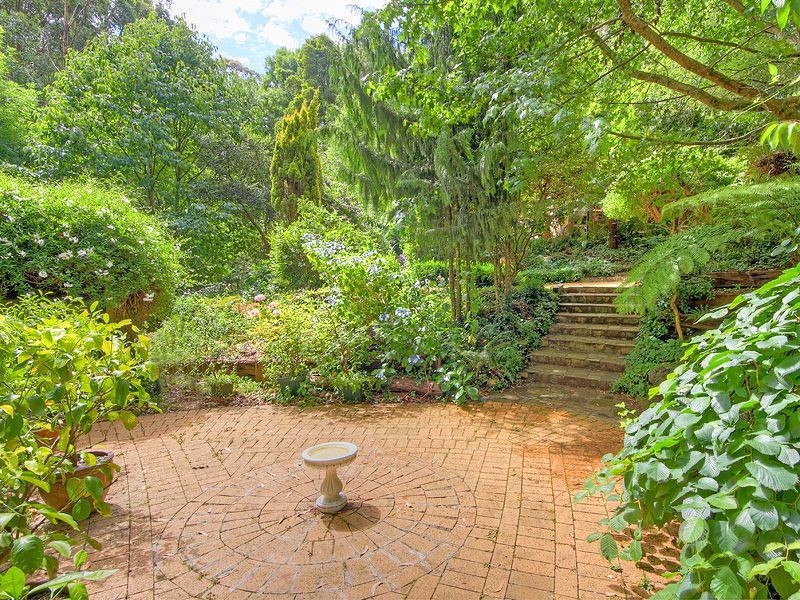 8 Greenthorpe Road, Olinda VIC 3788