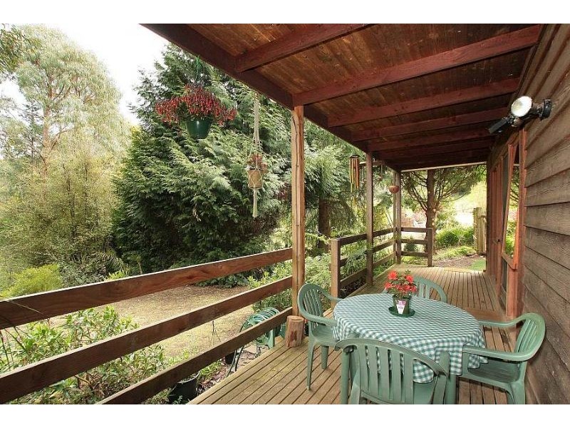 25 Menin Road, Monbulk VIC 3793