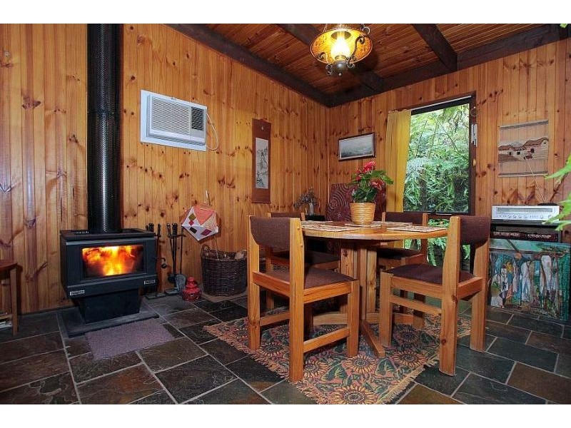 25 Menin Road, Monbulk VIC 3793