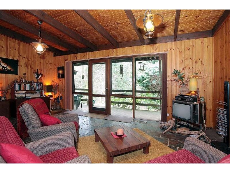 25 Menin Road, Monbulk VIC 3793