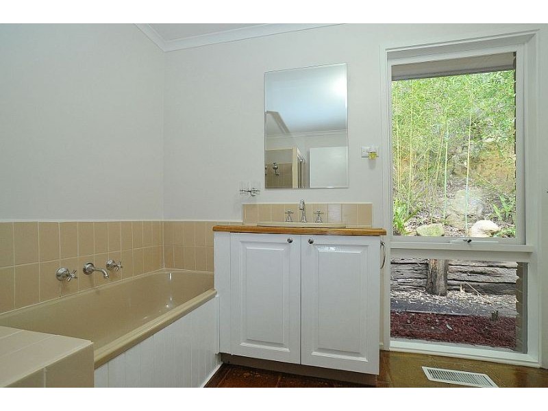 Kalorama VIC 3766