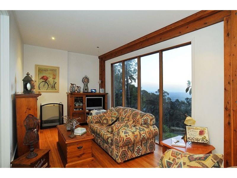 19 Observatory Road, Mount Dandenong VIC 3767