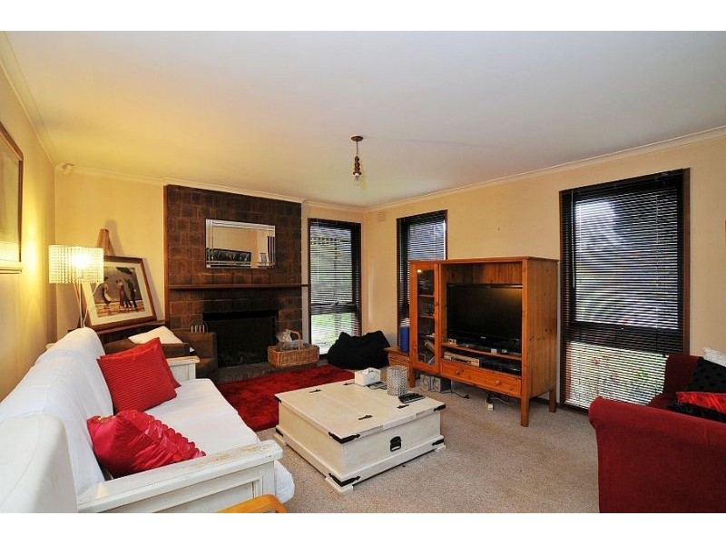 9 Oakley Street, Mount Dandenong VIC 3767