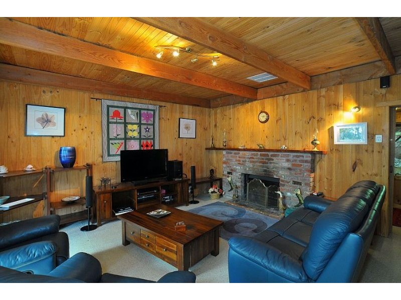 10 Old Coach Road, Sassafras VIC 3787