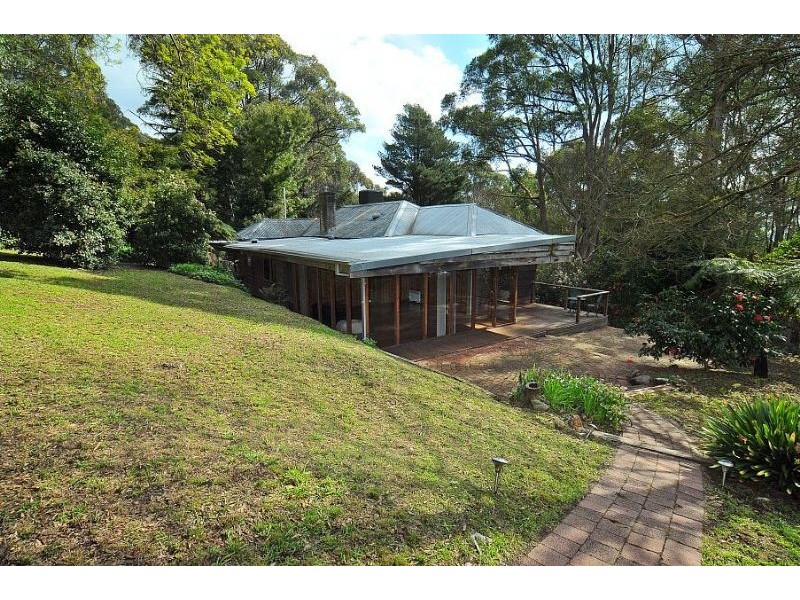 10 Old Coach Road, Sassafras VIC 3787