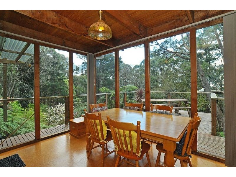 10 Old Coach Road, Sassafras VIC 3787