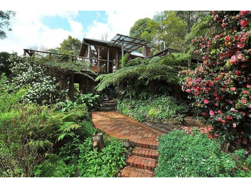 10 Old Coach Road, Sassafras VIC 3787