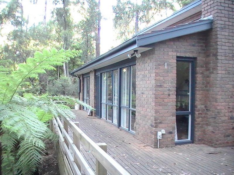 98-100 Inverness Road, Kalorama VIC 3766