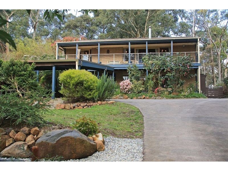 15 Scenic Crescent, Kalorama VIC 3766