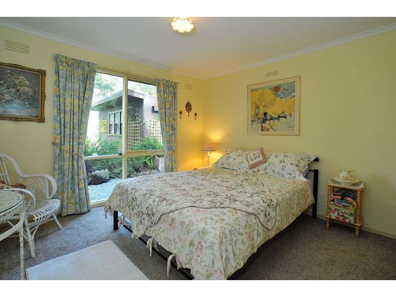 15 Scenic Crescent, Kalorama VIC 3766