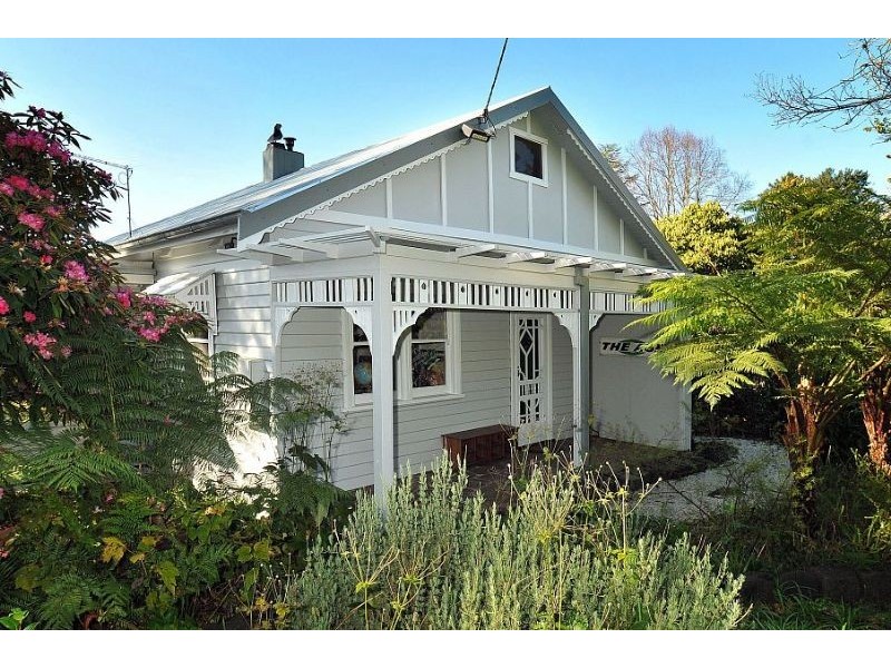 23 Falls Road, Kalorama VIC 3766