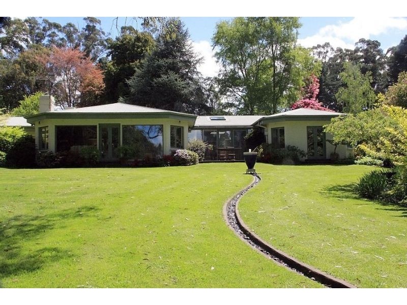 12 Mernda Road, Olinda VIC 3788