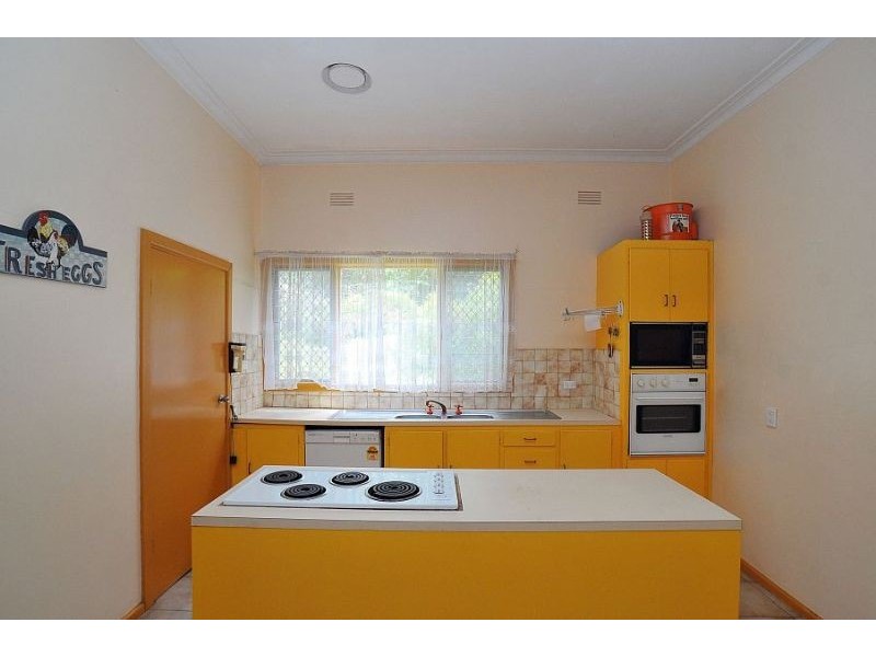 63 Falls Road, Kalorama VIC 3766