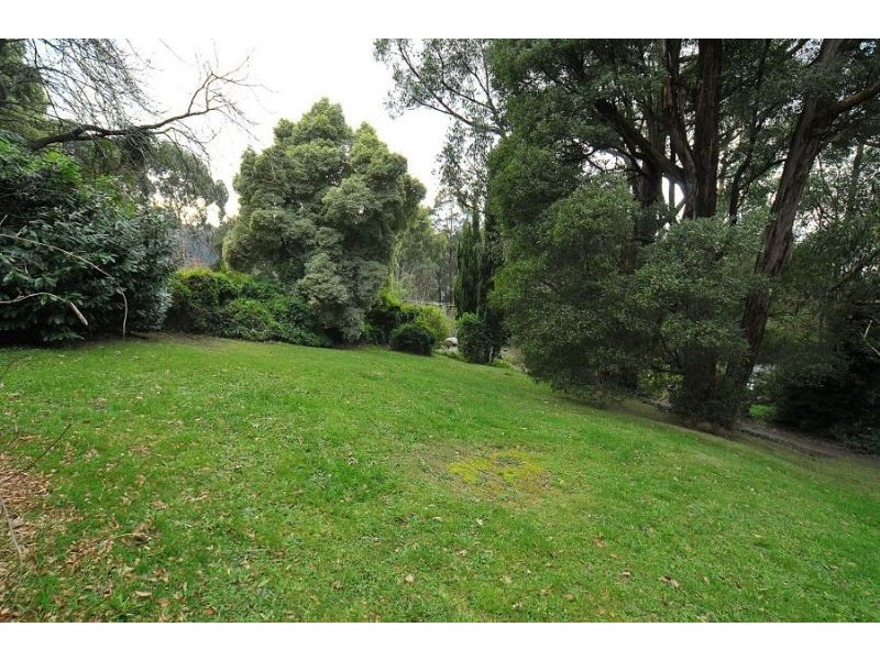 2 Eileen Avenue, Kalorama VIC 3766