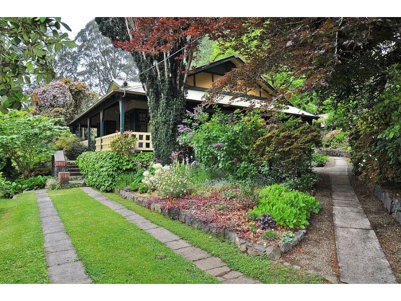 1461 Mt Dandenong Tourist Rd, enter Monash Ave, Olinda VIC 3788