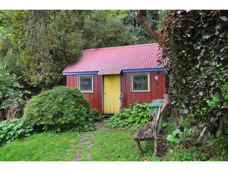 1461 Mt Dandenong Tourist Rd, enter Monash Ave, Olinda VIC 3788