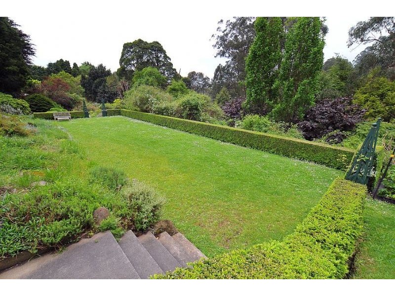 1461 Mt Dandenong Tourist Rd, enter Monash Ave, Olinda VIC 3788