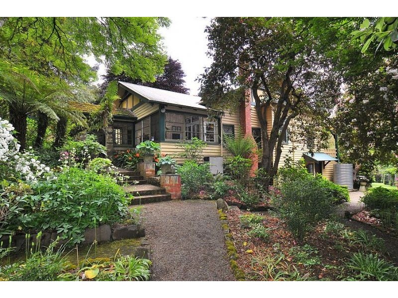 1461 Mt Dandenong Tourist Rd, enter Monash Ave, Olinda VIC 3788