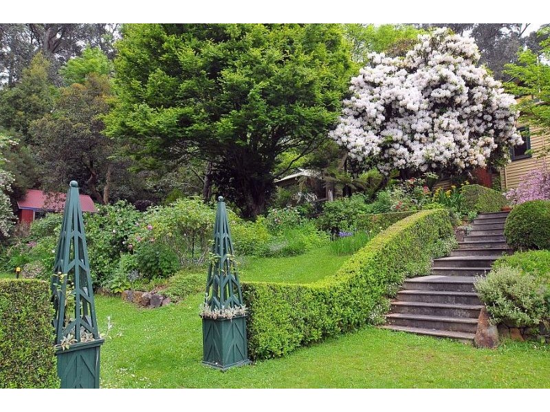 1461 Mt Dandenong Tourist Rd, enter Monash Ave, Olinda VIC 3788