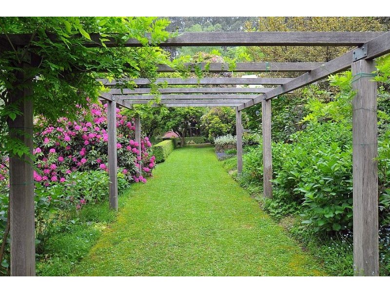 1461 Mt Dandenong Tourist Rd, enter Monash Ave, Olinda VIC 3788