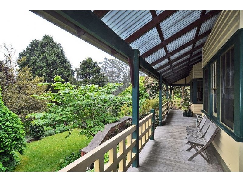 1461 Mt Dandenong Tourist Rd, enter Monash Ave, Olinda VIC 3788