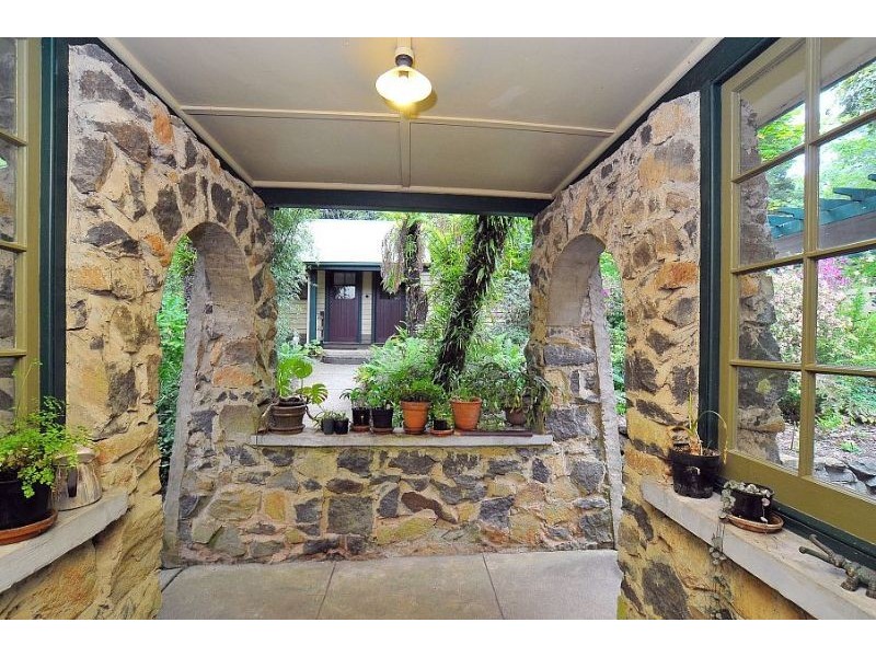 1461 Mt Dandenong Tourist Rd, enter Monash Ave, Olinda VIC 3788