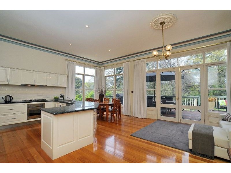 7 Clarkmont Road, Sassafras VIC 3787