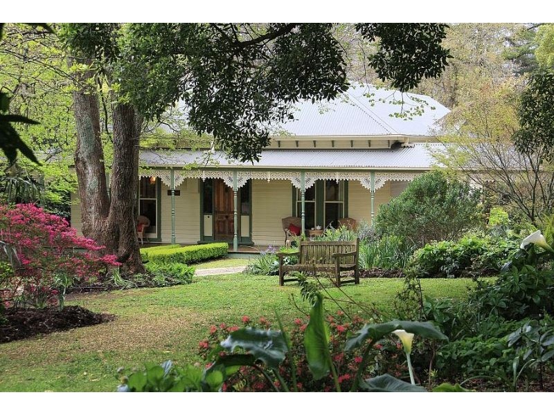 7 Clarkmont Road, Sassafras VIC 3787