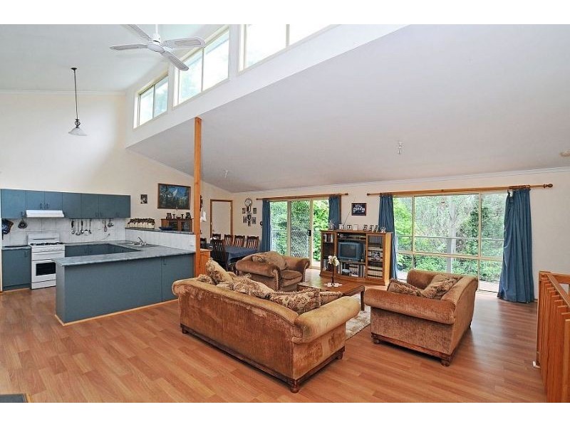 12 Roma Parade, Upwey VIC 3158