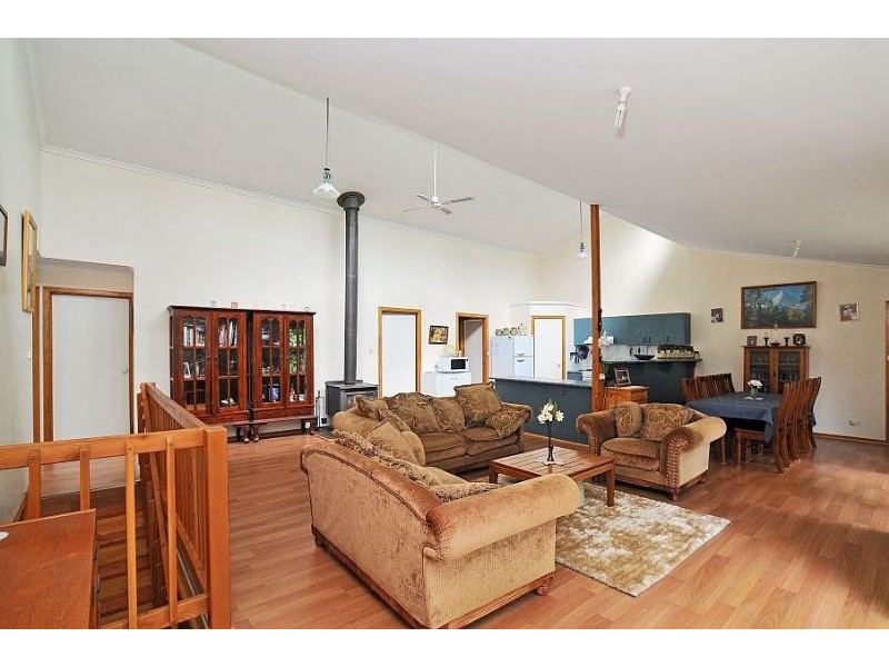 12 Roma Parade, Upwey VIC 3158