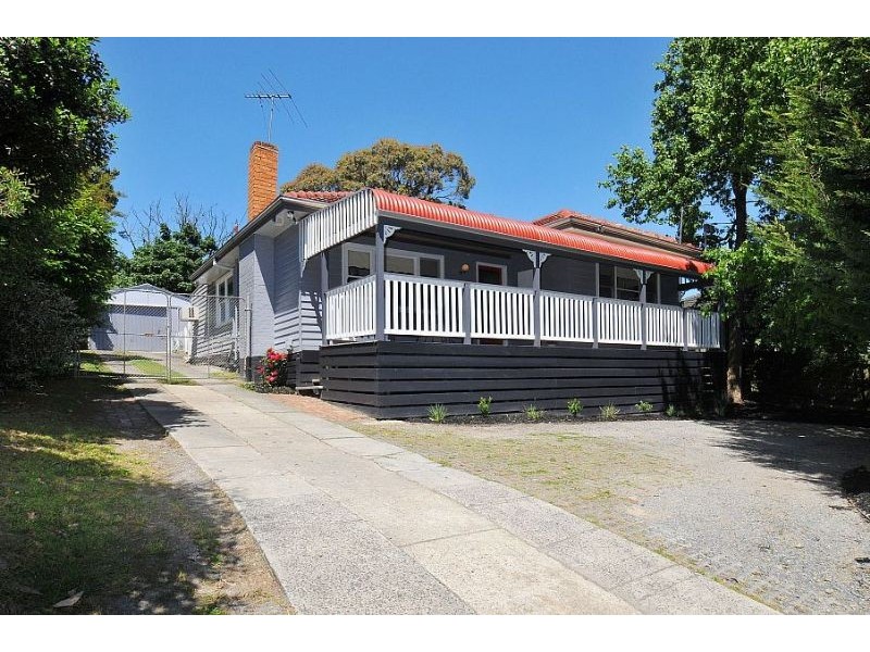 8 Dorset Road, Ferntree Gully VIC 3156