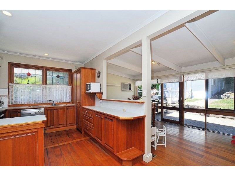 8 Dorset Road, Ferntree Gully VIC 3156