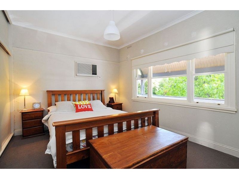 8 Dorset Road, Ferntree Gully VIC 3156