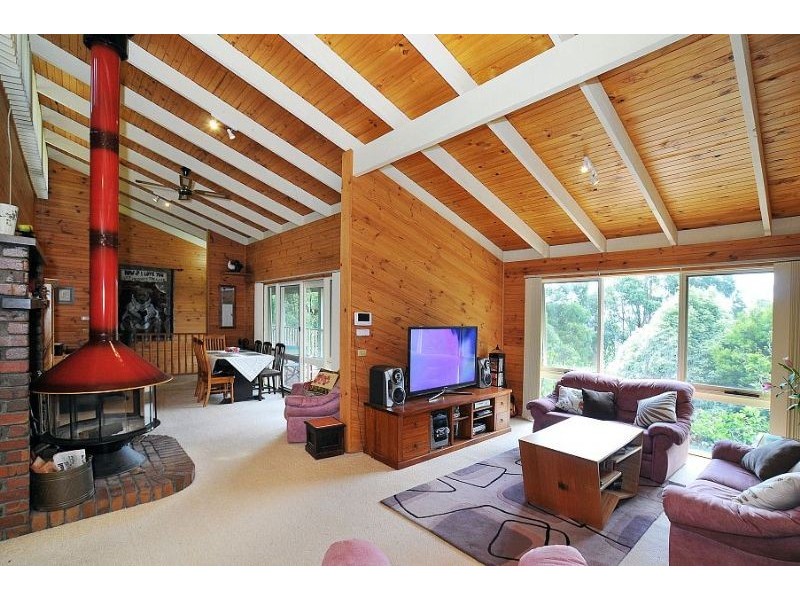 26 Hughes Street, Upwey VIC 3158