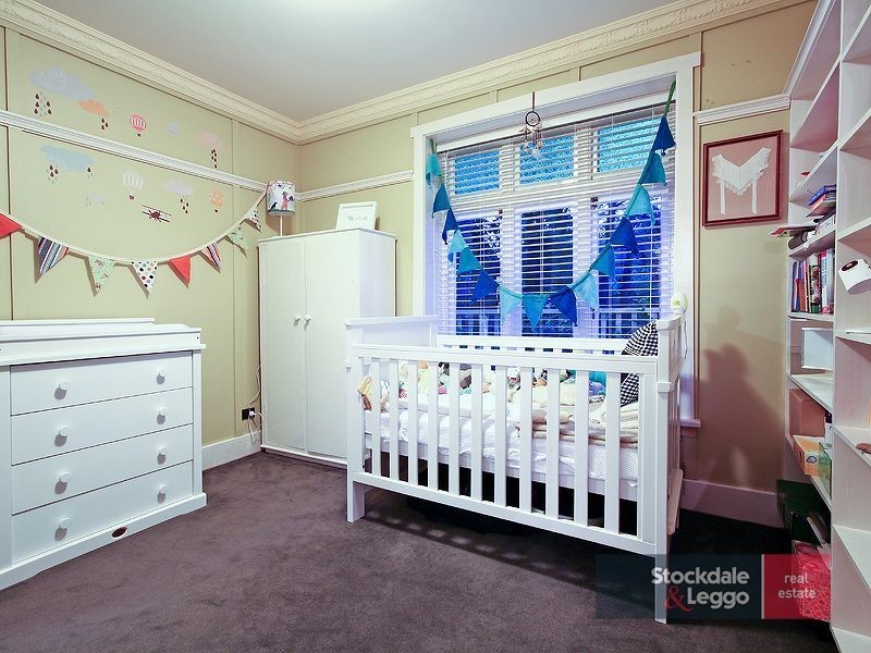 18 Colehurst Cres (Enter via The Crescent), Sassafras VIC 3787