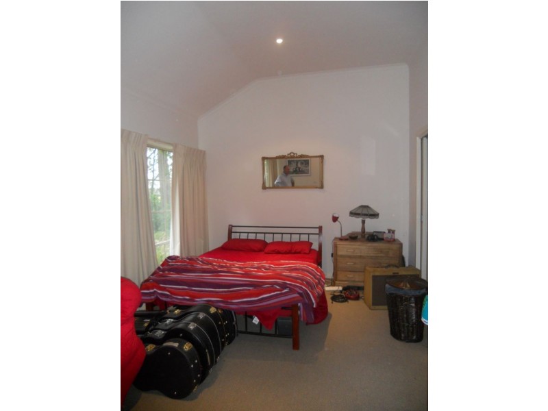 Flat/10 Ornata Road, Mount Dandenong VIC 3767