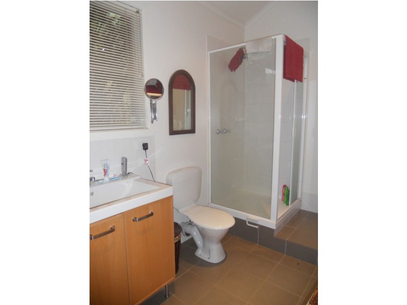 Flat/10 Ornata Road, Mount Dandenong VIC 3767