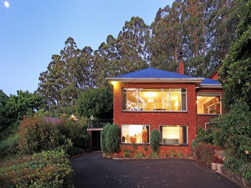 6 Monash Avenue, Olinda VIC 3788