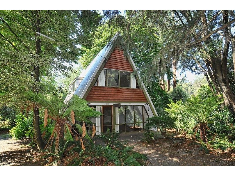 6 Claverton Avenue, Mount Dandenong VIC 3767