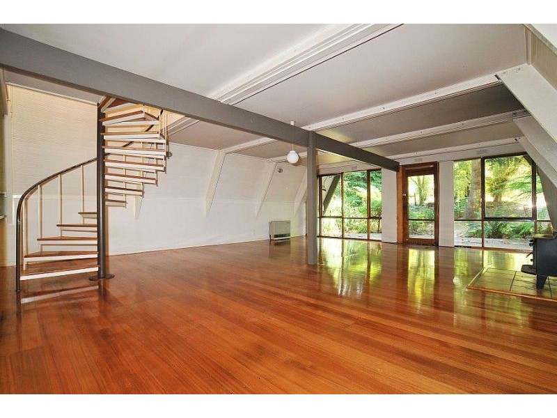 6 Claverton Avenue, Mount Dandenong VIC 3767