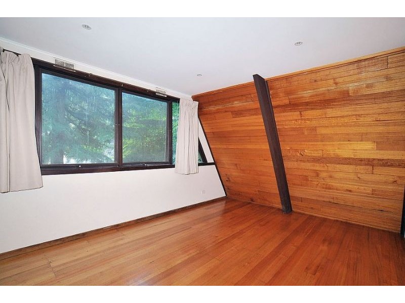 6 Claverton Avenue, Mount Dandenong VIC 3767