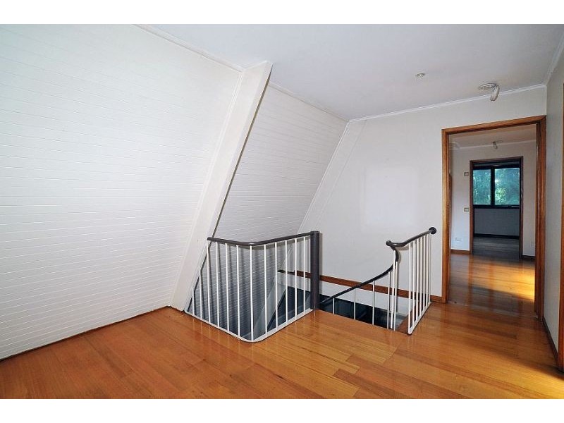 6 Claverton Avenue, Mount Dandenong VIC 3767