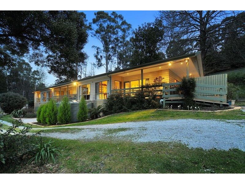 10-12 Ernest Road, Mount Dandenong VIC 3767