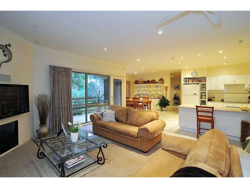 10-12 Ernest Road, Mount Dandenong VIC 3767