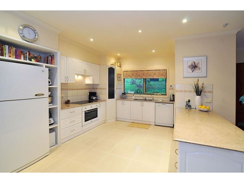 10-12 Ernest Road, Mount Dandenong VIC 3767