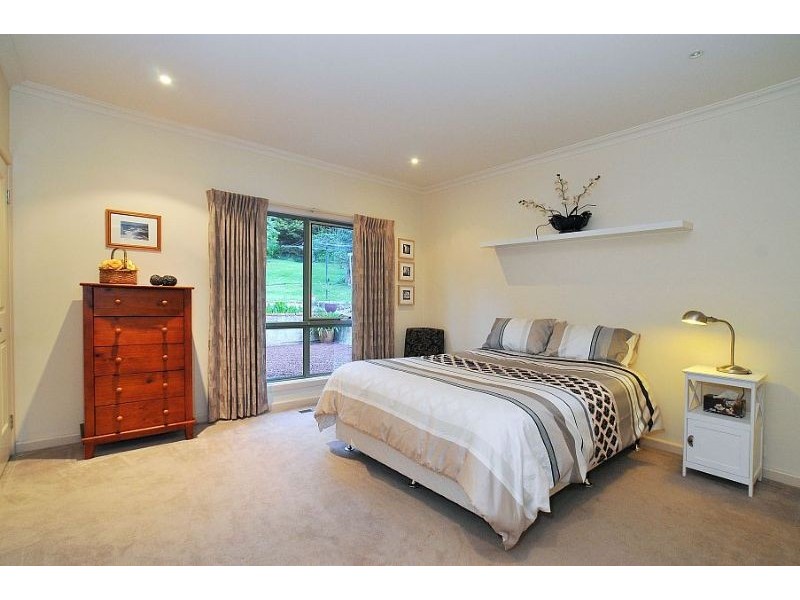 10-12 Ernest Road, Mount Dandenong VIC 3767