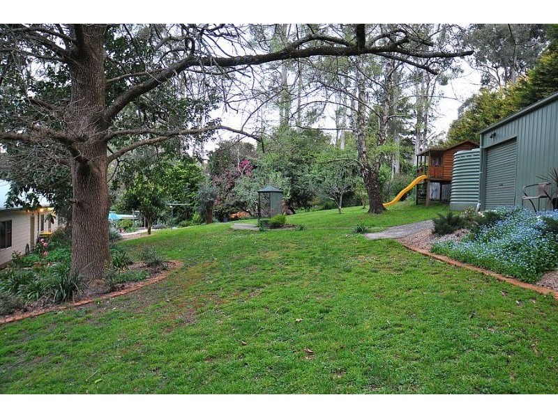 10-12 Ernest Road, Mount Dandenong VIC 3767