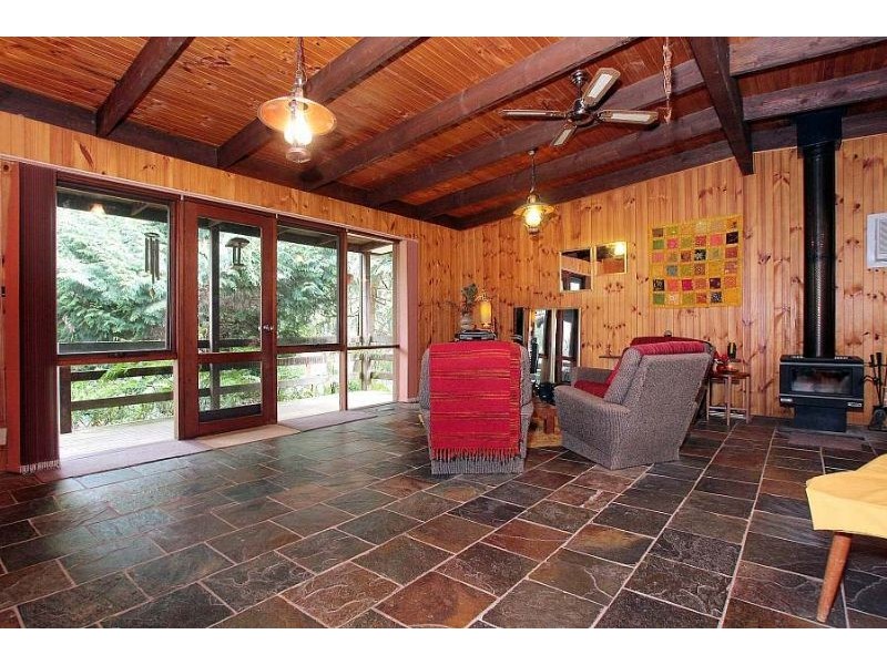 25 Menin Road, Monbulk VIC 3793