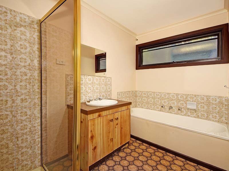 6 James Street, Selby VIC 3159