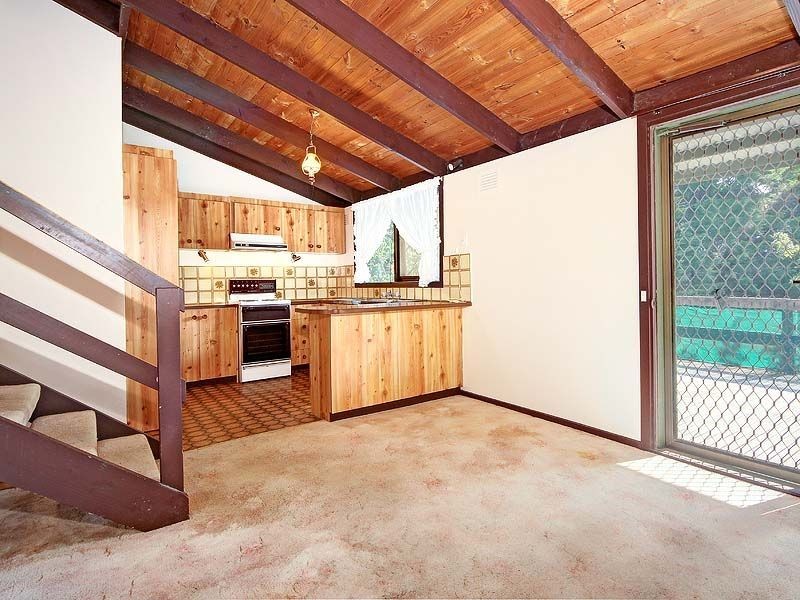 6 James Street, Selby VIC 3159
